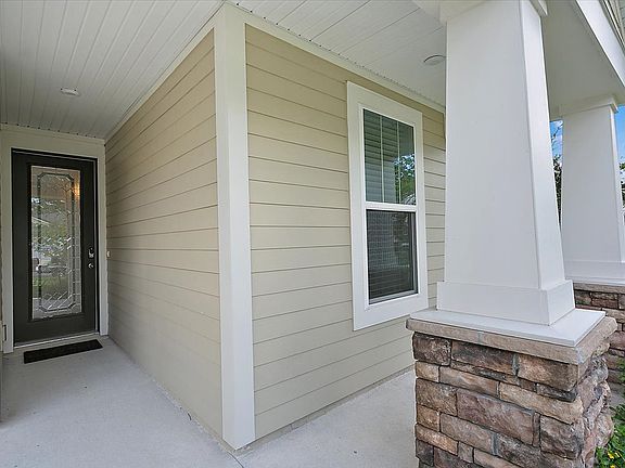 4th image of 184 Oak Shadow Pl
