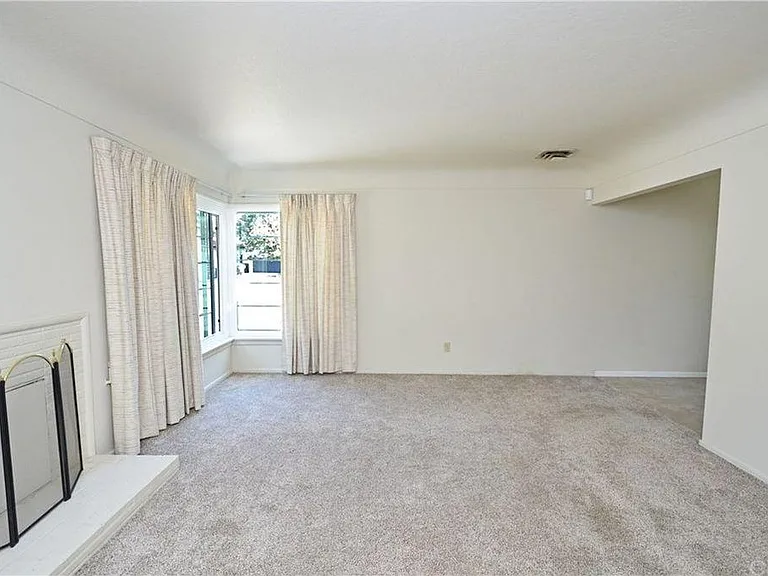 507 W Courtland Dr — Photo 4