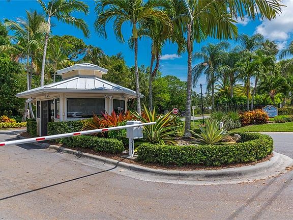 4th image of 3901 SE Saint Lucie Blvd #B-9