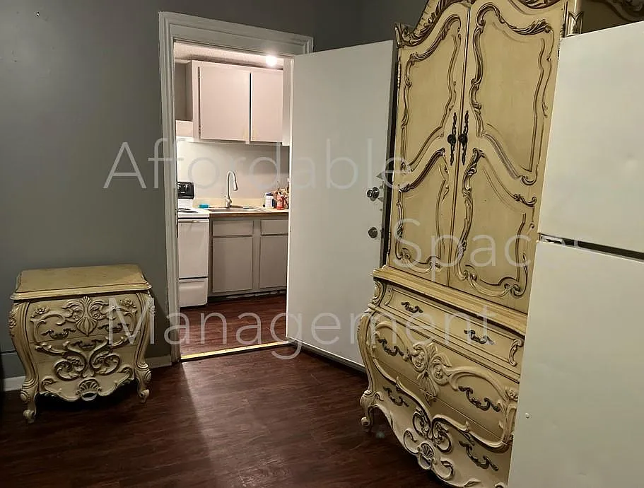 160 Lamar Street — Photo 4