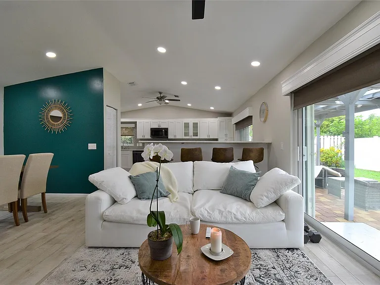6550 Country Wood Way — Photo 12