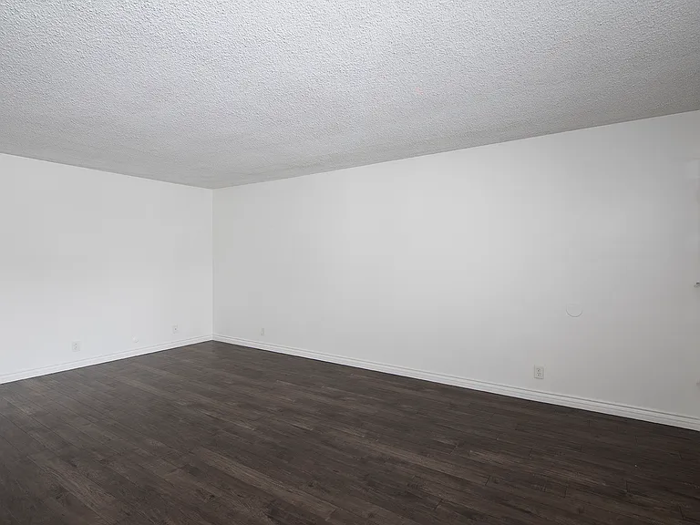 Stoneybrook Apartments — Photo 8