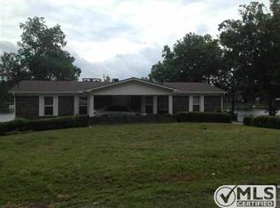 218 Yorkshire Dr, Hot Springs National Park, AR 71913