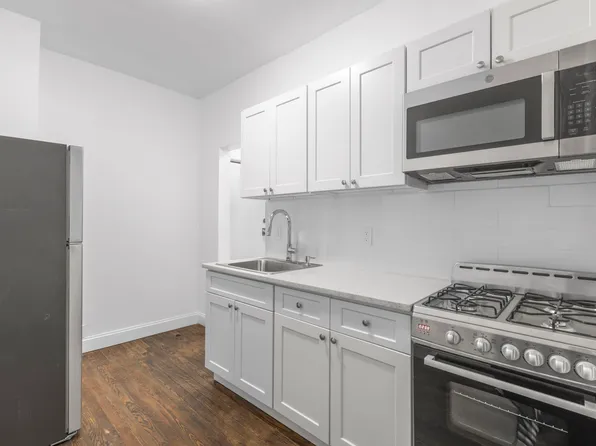 137 Kensington Avenue image 3 of 13