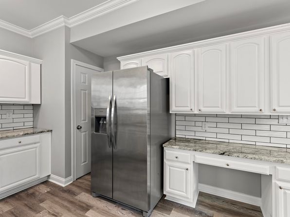 lexington-kentucky-446956486 picture