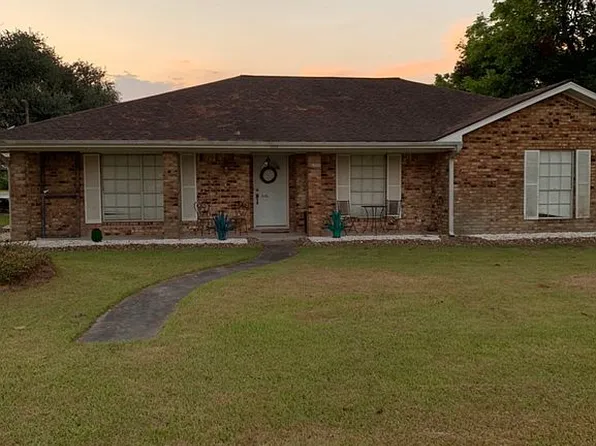 5822 4th St, Danbury, TX 77534