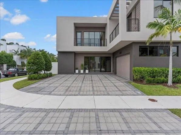 7440 NW 100th Ct, Doral, FL 33178