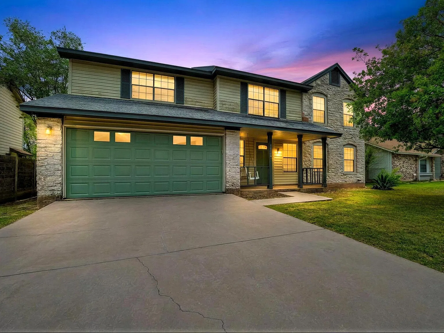 4 bed, 2.5 bath, 2112 sqft, $2,800 — Photo 1