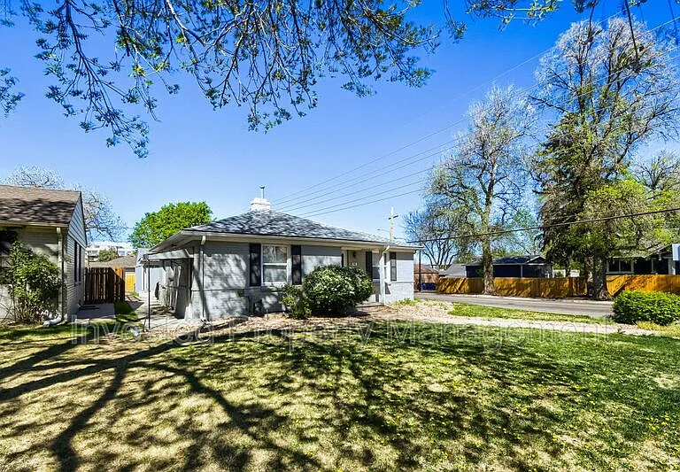 785 Elm St — Photo 4