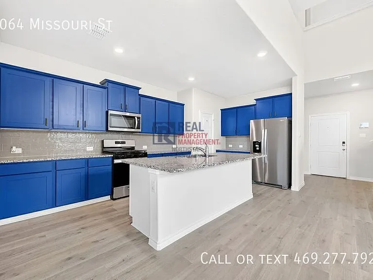 2064 Missouri St — Photo 8