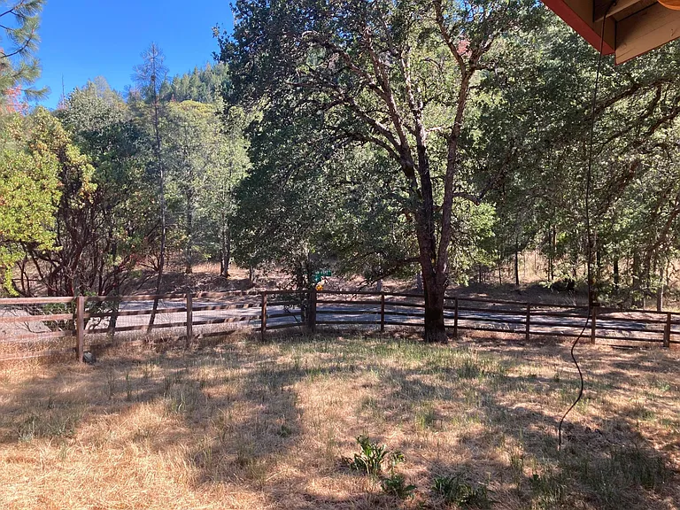 Harrington Flat Rd — Photo 31