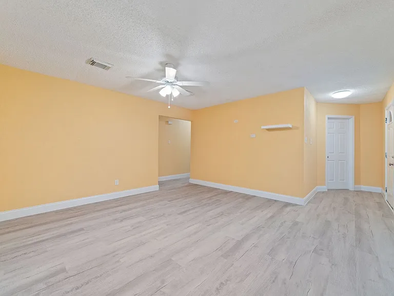 11610 Grapewood Dr — Photo 8
