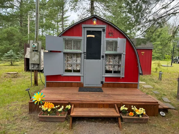 8327 S Lincoln Ave, Baldwin, MI 49304