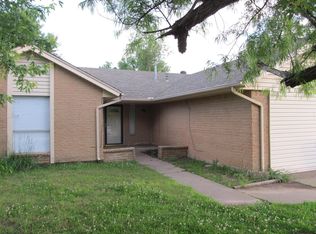 616 SW 22nd St, Moore, OK 73160