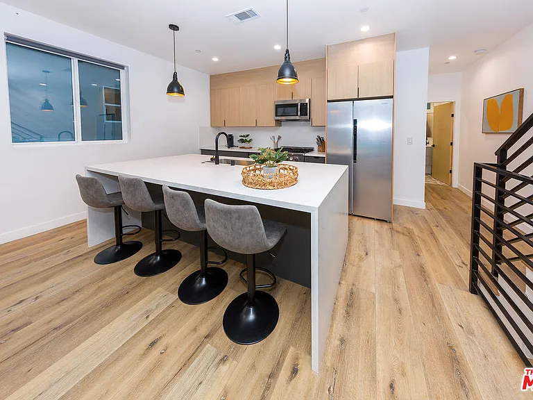 809 N Cherokee Ave #1/2 — Photo 6