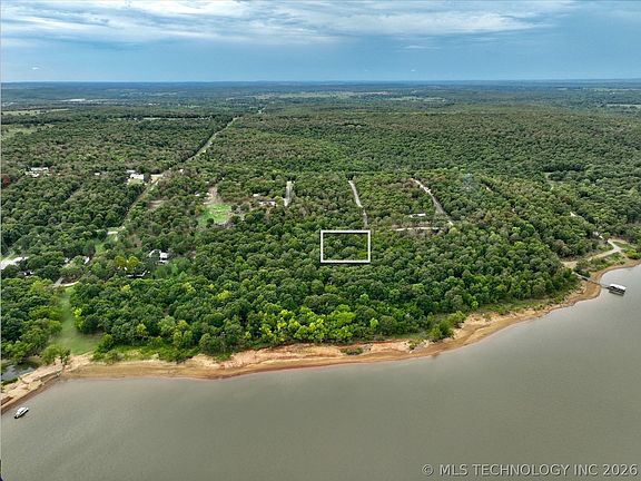 2nd image of 2 Estate Dr