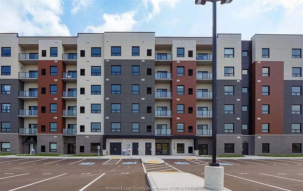 2 bed, 2.0 bath, 1300 sqft, $2,295 — Photo 1