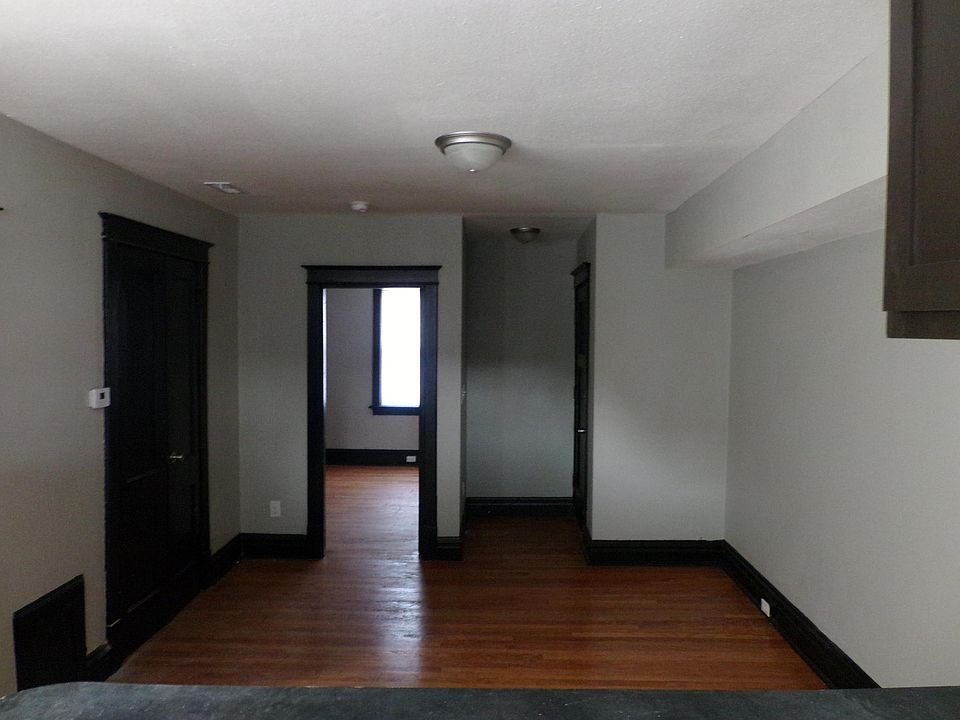 2nd image of 3661 Bates St APT 2W