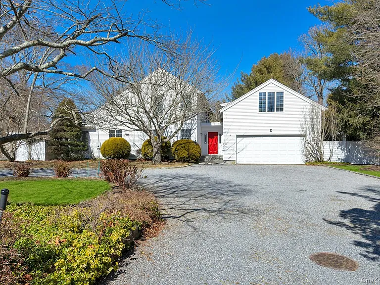 94 S Country Rd — Photo 40