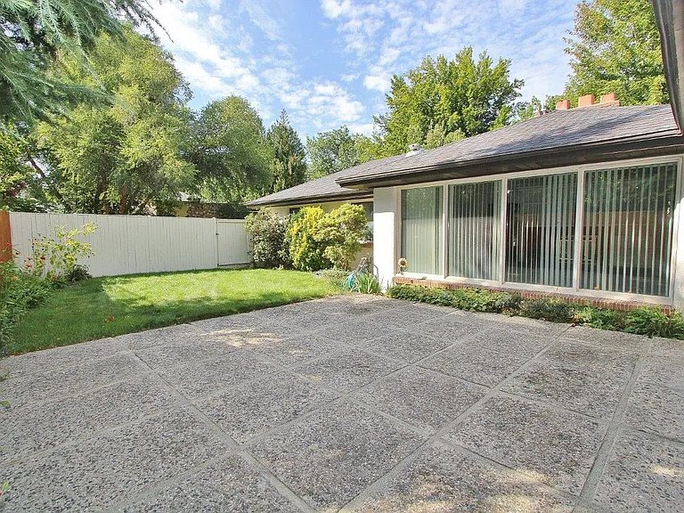 2047 N Blaine Way — Photo 24