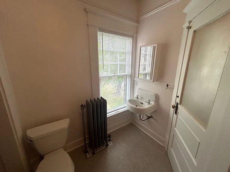 Historic Harold Apartments on Lower South Hill! — Photo 17