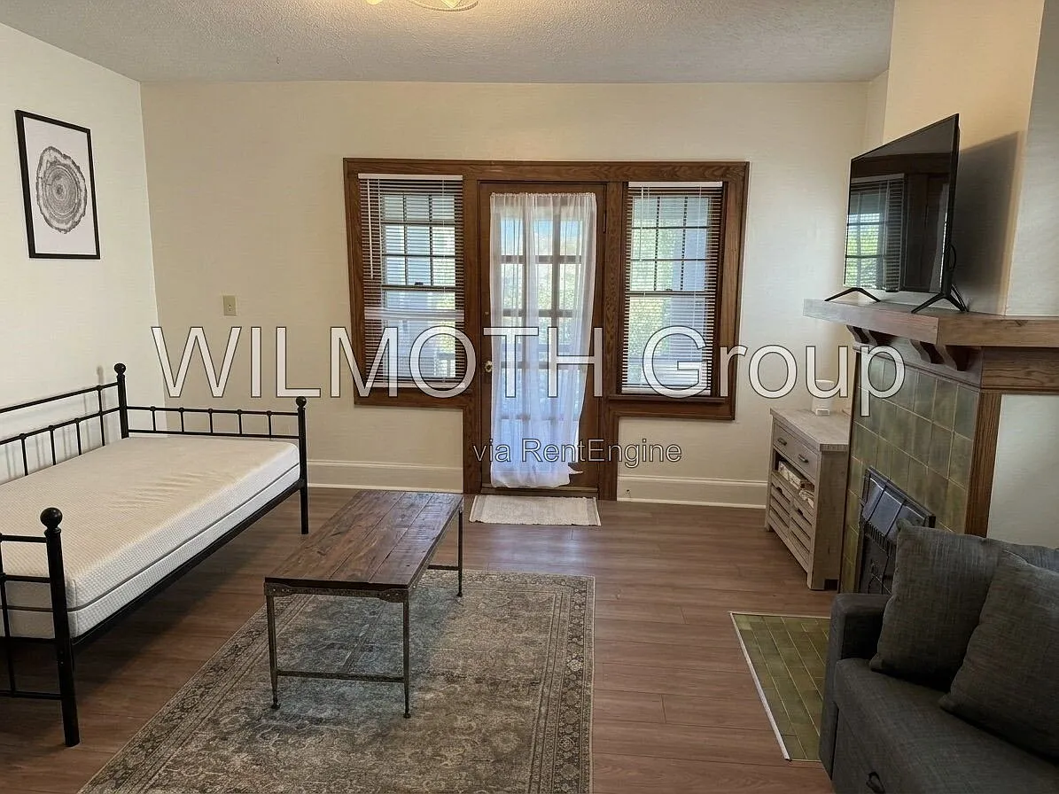 1 bed, 1.0 bath, 900 sqft, $1,650 — Photo 2