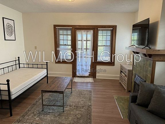 2nd image of 537 E 11th St APT 4