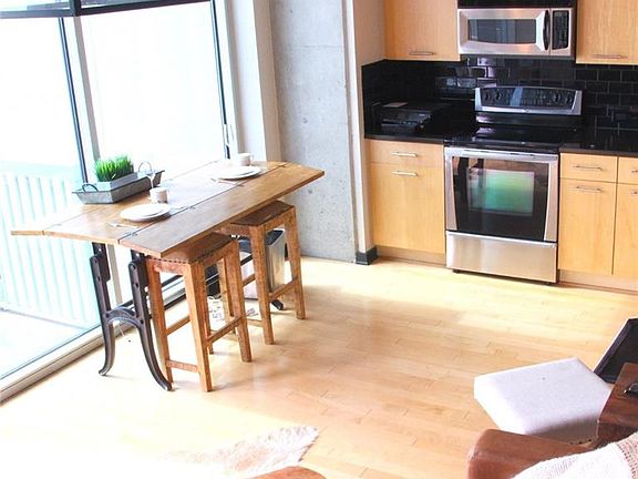 3rd image of 3324 Peachtree Rd NE Unit 2316