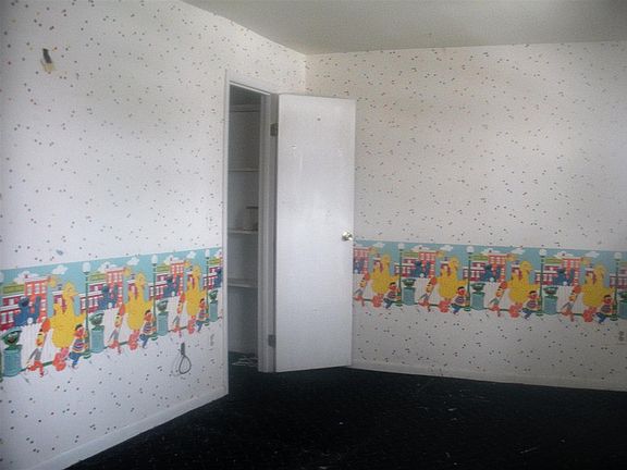 3rd image of 30 Woodland Ave