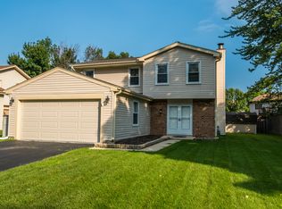 1231 W Bryn Mawr Ave, Roselle, IL 60172