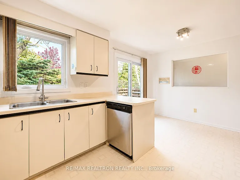 10 Pinewood Dr — Photo 22
