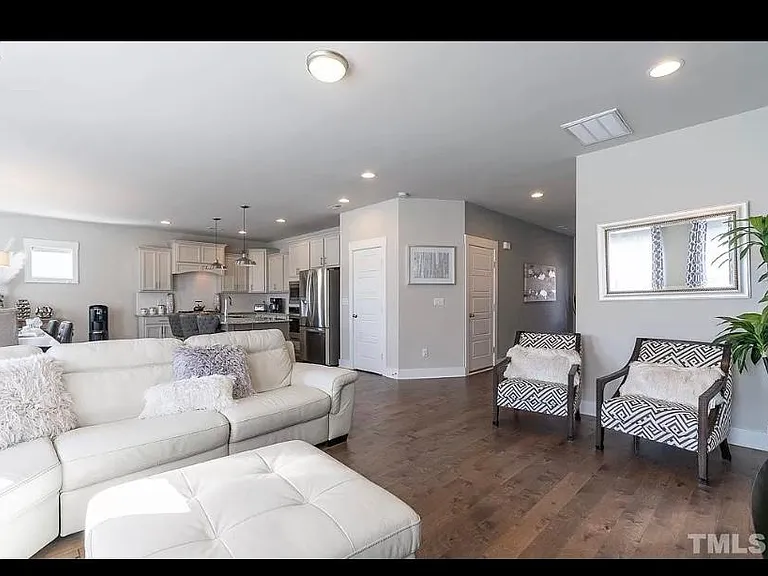 440 Beacon Ridge Blvd — Photo 3