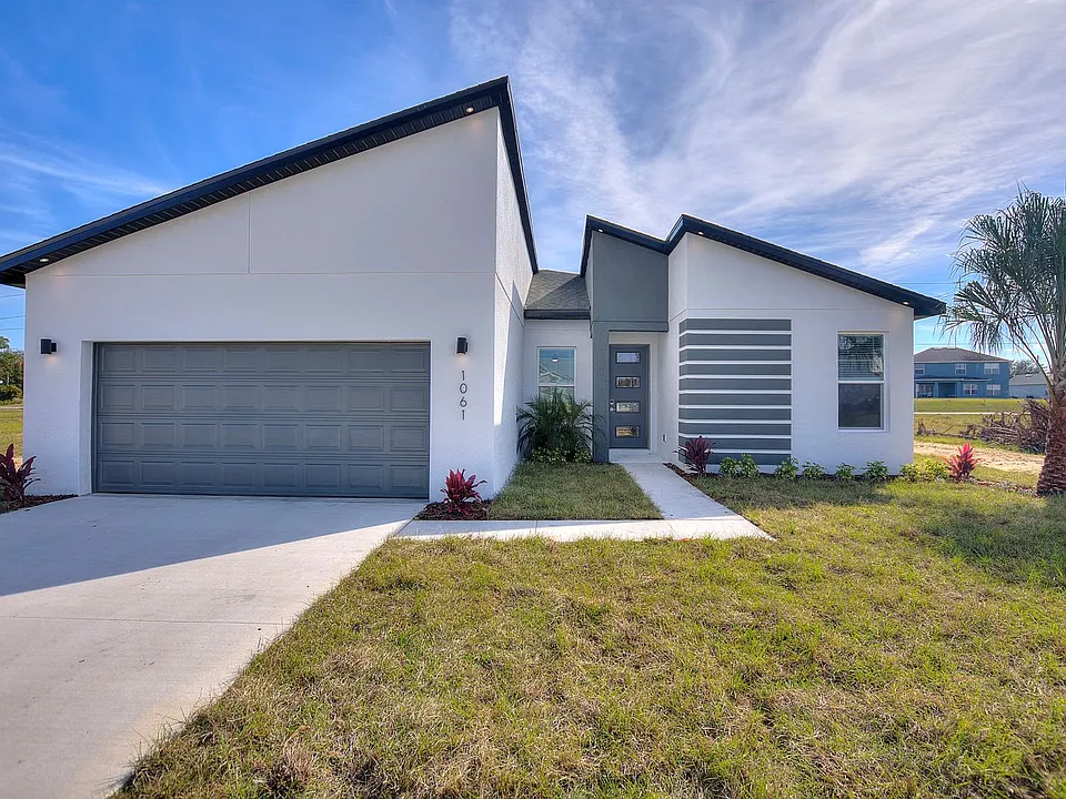 3 Magnolia Blossom Ln