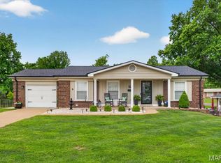 965 N Metter Ave, Columbia, IL 62236
