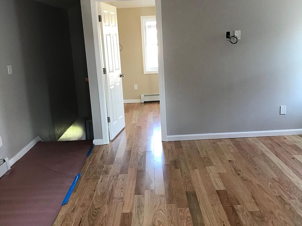 Entrance to second bedroom