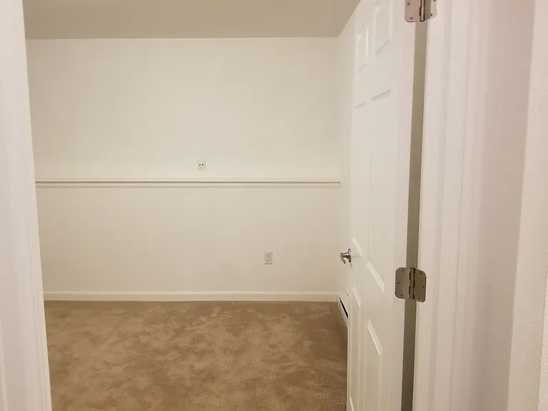 2836 Troxell Ave — Photo 41