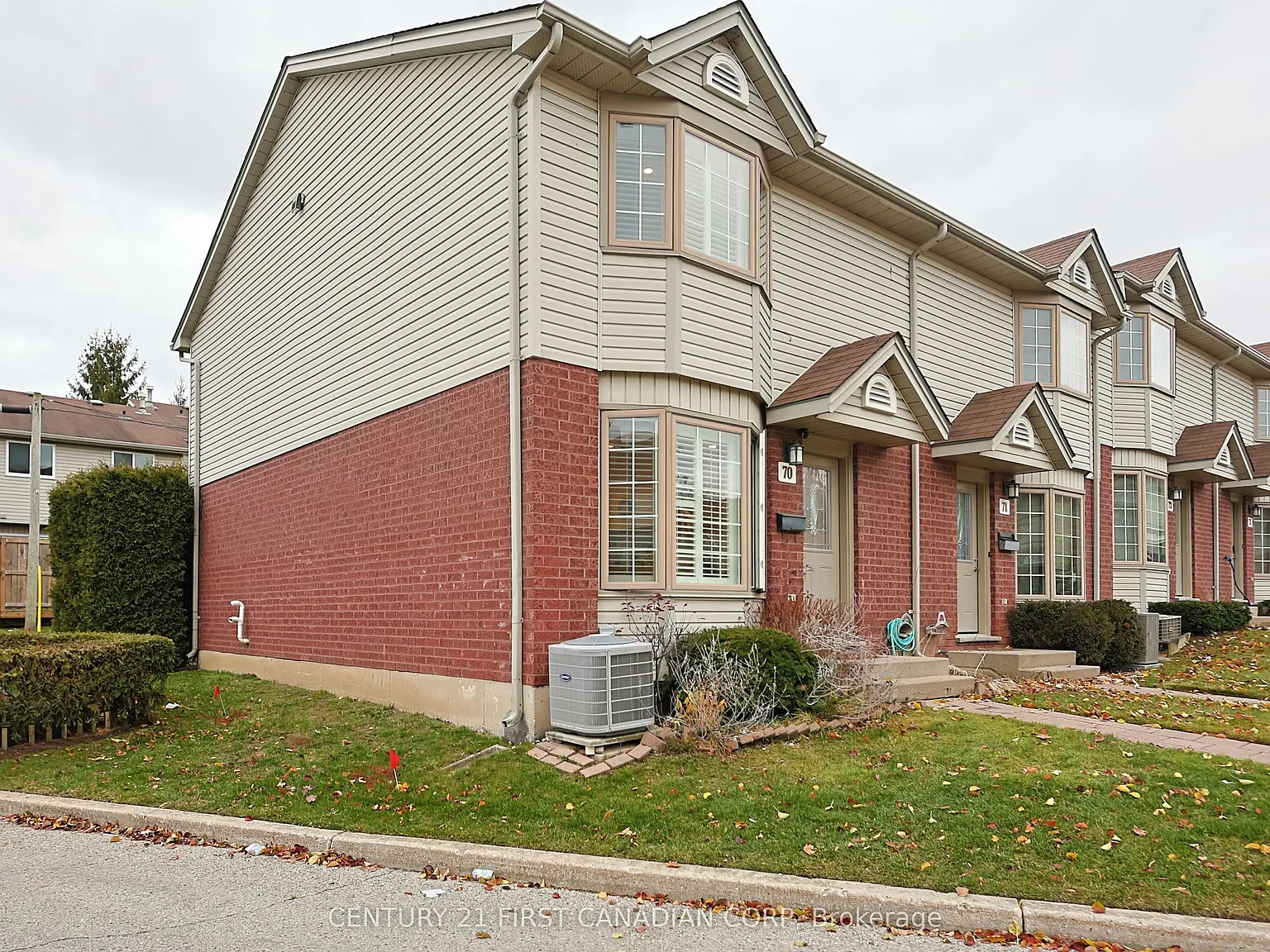 3 bed, $2,700 — Photo 2