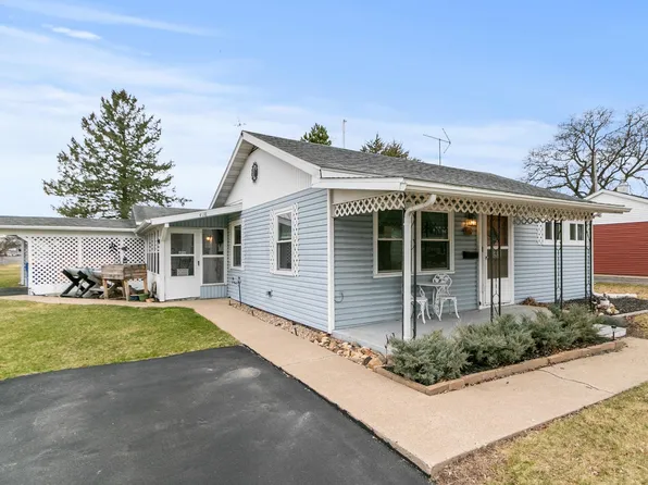 418 Hitchcock St, Baraboo, WI 53913