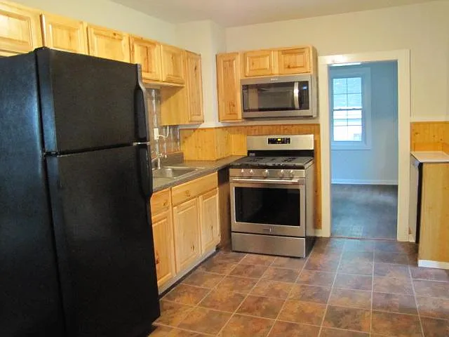 36 Cherry St — Photo 4