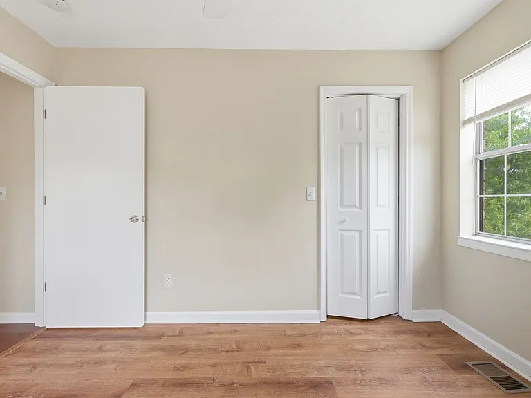 515 Chesterfield Ave #1 — Photo 22