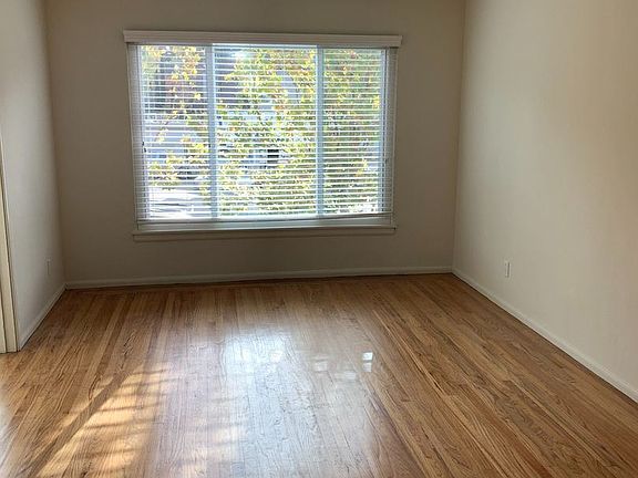 2nd image of 3605 Alameda De Las Pulgas APT 12