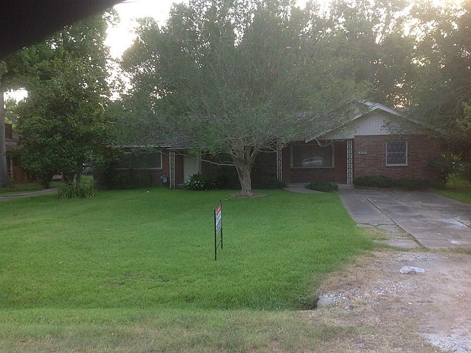 1st image of 311 Wakefield Dr