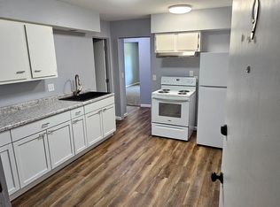 313 N 5th St APT 9, Clinton, MO 64735