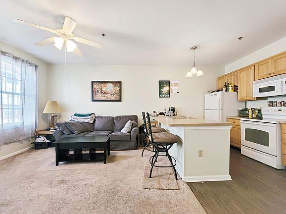 4th image of 152 Bridge St #2