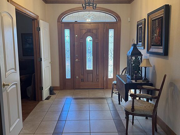 4th image of 960 Pebblecreek Dr