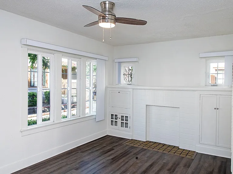 1109 N Lake Ave — Photo 5