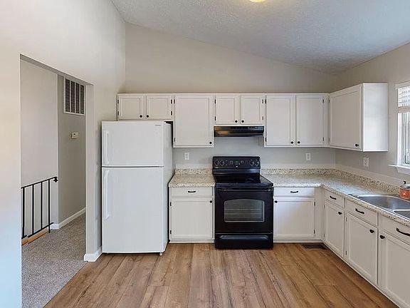 3rd image of 22234 Hawthorne Way #A