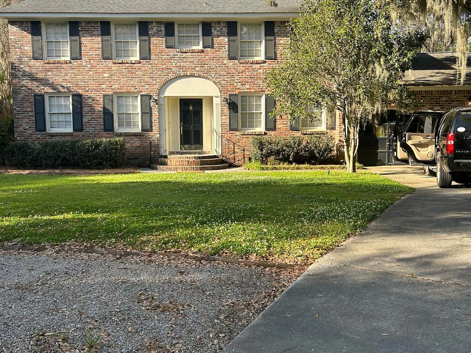4 bed, 2.5 bath, 2334 sqft, $4,100 — Photo 1