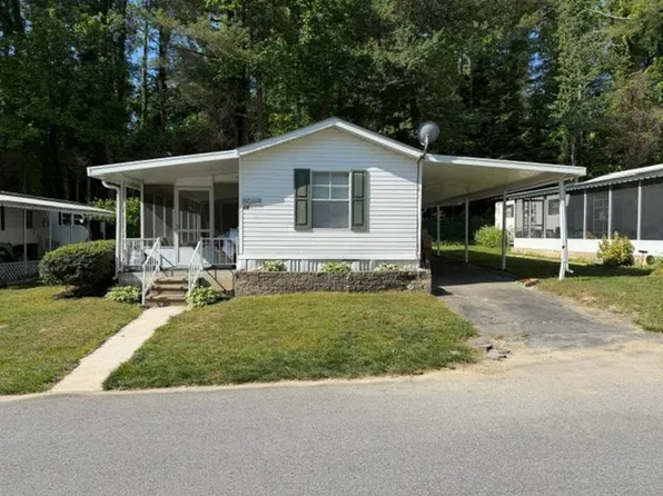 72 Yellow Buckeye Ln #70, Hendersonville, NC 28739