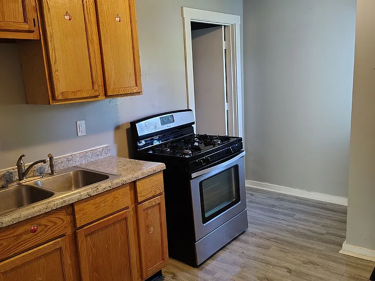 333 N Elm St #1 — Photo 2